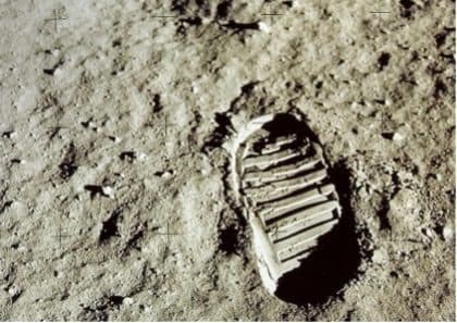 Motiv: „Erster Mensch auf dem Mond“ - Original photograph